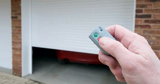 Купить автоматику для рулонных ворот Анапа, цена от 2750 руб.